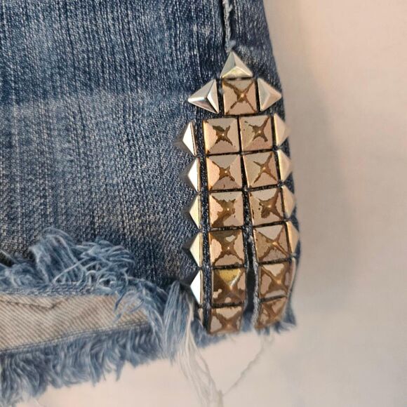 Seven7 Studded Distressed Cutoff Shorts – Size 24 – Raw Hem + Festival Vibes - Picture 2 of 6